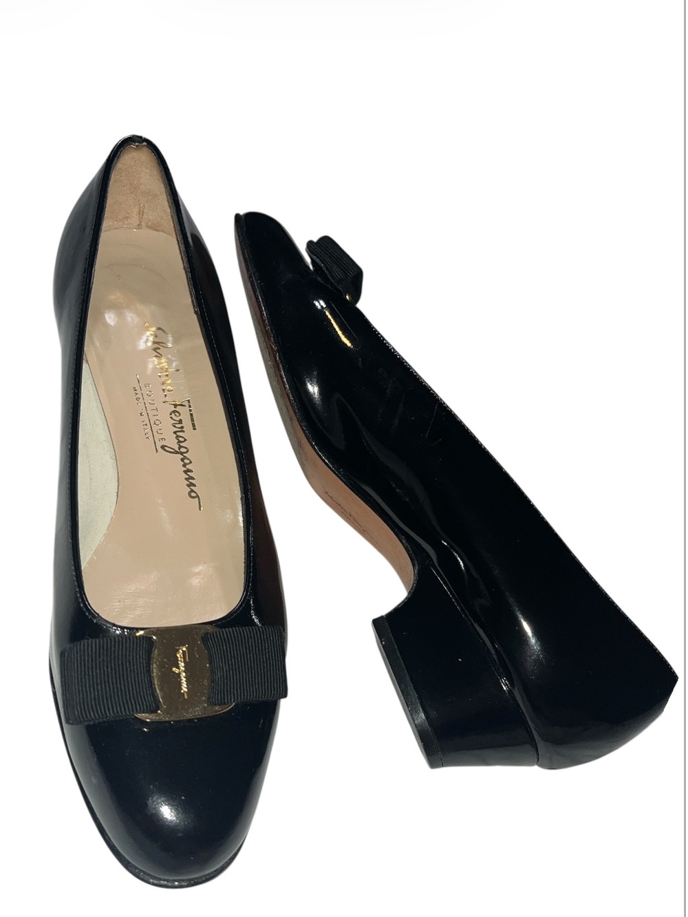 Vintage Salvatore Ferragamo Boutique Vara Patent Leather Pumps